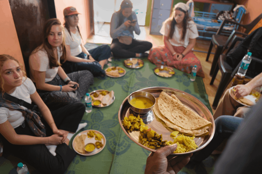 סיור דהראווי + ארוחת צהריים משפחתית