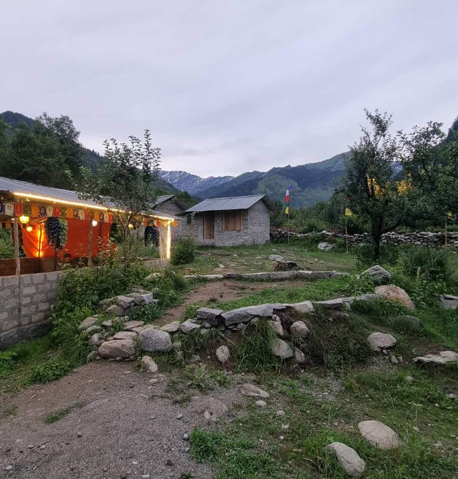 הומסטיי בטבע ליד מנאלי