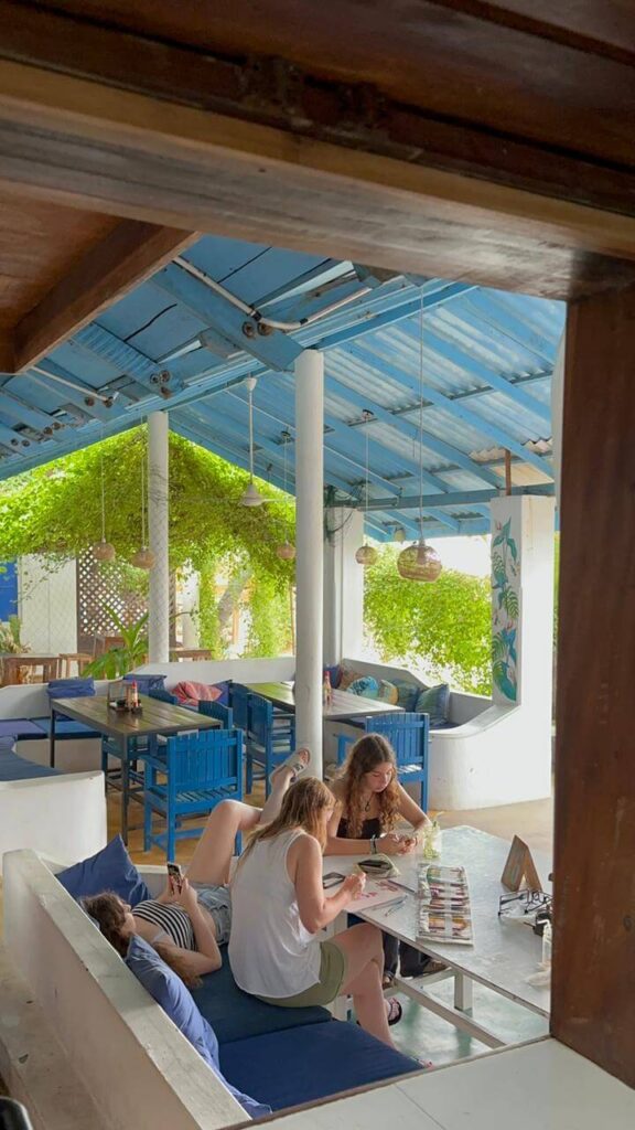 מסעדת בר על החוף בארגום ביי