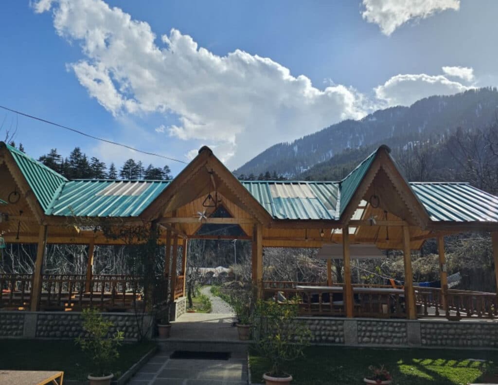 גסטהאוס נעים במנאלי