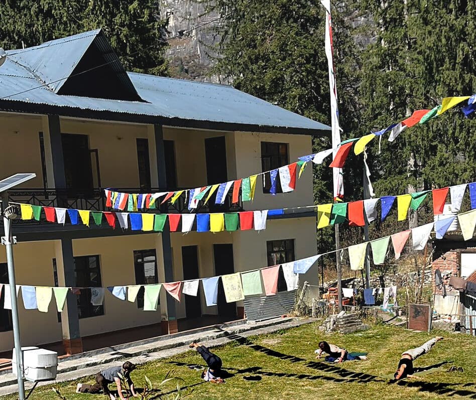 הוסטל ביתי בסתאן ליד מנאלי