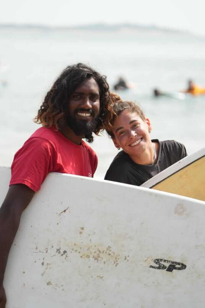 לימוד גלישה קבוצתי בארוגם ביי